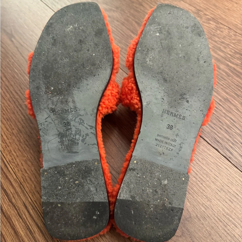 Hermes Oran Shearling Orange Slide Sandals - Picture 4 of 7